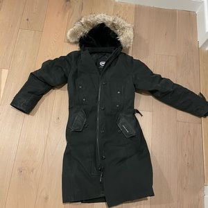 Canada Goose Women’s Parka with fur trim hood size Small